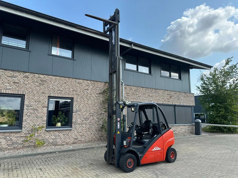 Linde H25T 2.5 ton Triplex Freelift Sideshift LPG Heftruck - LPG forklift: picture 2 Linde H25T 2.5 ton Triplex Freelift Sideshift LPG Heftruck - LPG forklift: picture 2