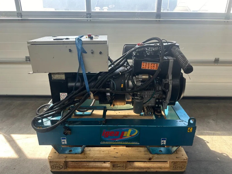 Lombardini 9LD 561-2 Mecc Alte Spa 16 kVA generatorset - Generator set: picture 1 Lombardini 9LD 561-2 Mecc Alte Spa 16 kVA generatorset - Generator set: picture 1