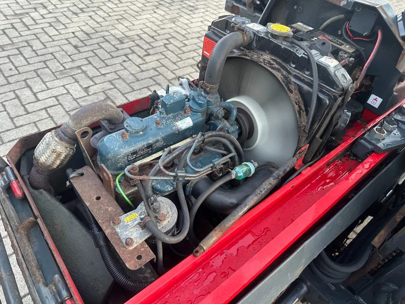 Truck mounted forklift Moffett M4 20.1 Kubota Diesel Kooiaap 2 ton Sideshift Positioner Meeneemheftruck: picture 11 Truck mounted forklift Moffett M4 20.1 Kubota Diesel Kooiaap 2 ton Sideshift Positioner Meeneemheftruck: picture 11