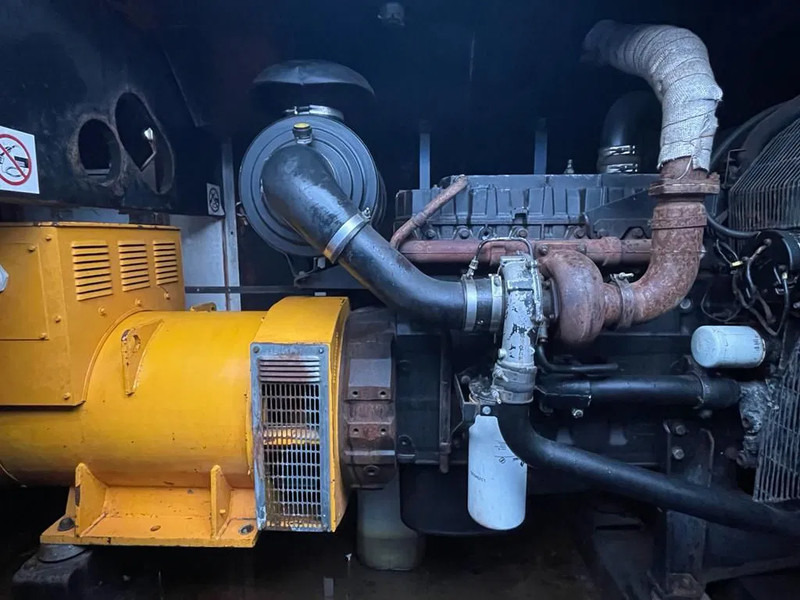 Perkins 1300 Serie Mecc Alte Spa 225 kVA Silent generatorset - Generator set: picture 2 Perkins 1300 Serie Mecc Alte Spa 225 kVA Silent generatorset - Generator set: picture 2