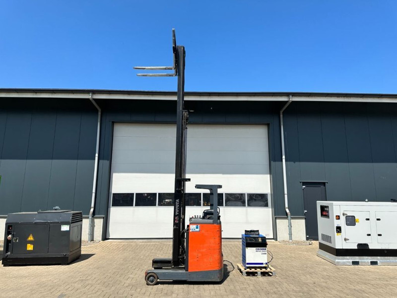 Toyota 6FBRE14 Triplex 1.4 ton Triplex Elektra Reachtruck - Reach truck: picture 1 Toyota 6FBRE14 Triplex 1.4 ton Triplex Elektra Reachtruck - Reach truck: picture 1