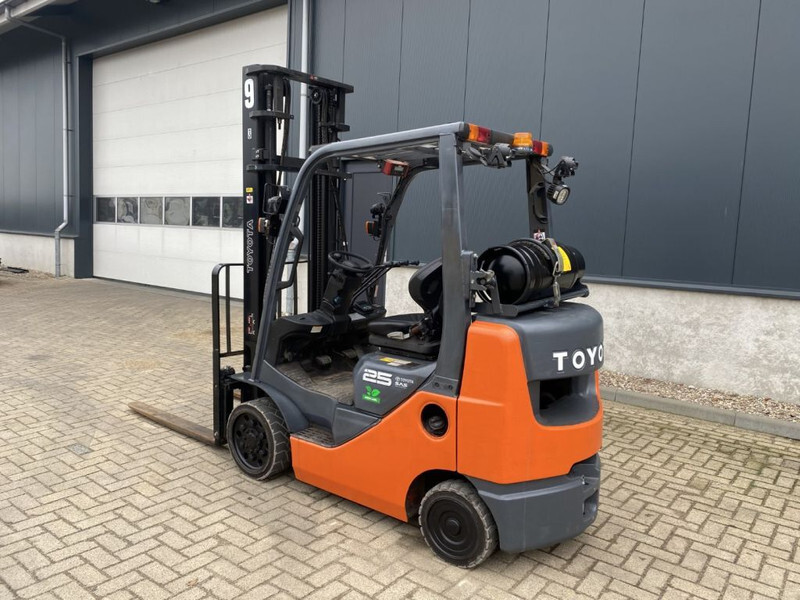 Toyota 8FGCU25 2.5 ton Duplex Sideshift LPG Heftruck - LPG forklift: picture 2 Toyota 8FGCU25 2.5 ton Duplex Sideshift LPG Heftruck - LPG forklift: picture 2