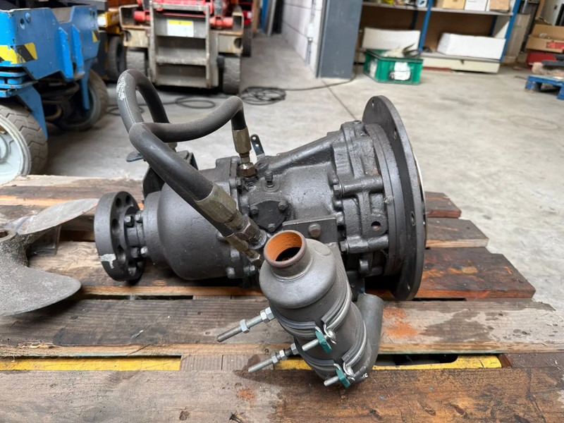 Velvet Drive AS3 70C Keerkoppeling Ratio 2.10:1 Gearbox - Engine for Material handling equipment: picture 4 Velvet Drive AS3 70C Keerkoppeling Ratio 2.10:1 Gearbox - Engine for Material handling equipment: picture 4