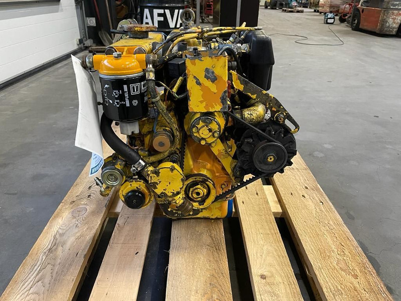 Vetus M2 Vetus 11 PK Marine Diesel motor Twindisc Keerkoppeling - Engine: picture 3 Vetus M2 Vetus 11 PK Marine Diesel motor Twindisc Keerkoppeling - Engine: picture 3