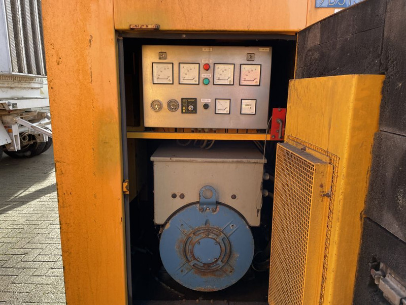 Volvo TID 121 LG Leroy Somer 275 kVA Silent generatorset - Generator set: picture 5 Volvo TID 121 LG Leroy Somer 275 kVA Silent generatorset - Generator set: picture 5