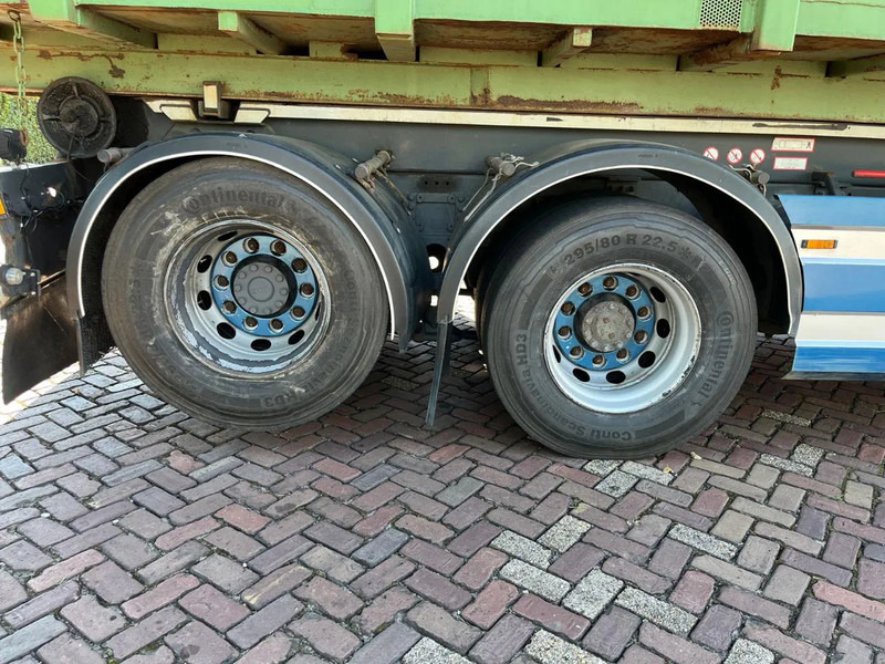 Container transporter/ Swap body truck DAF XF 530 FAS: picture 15