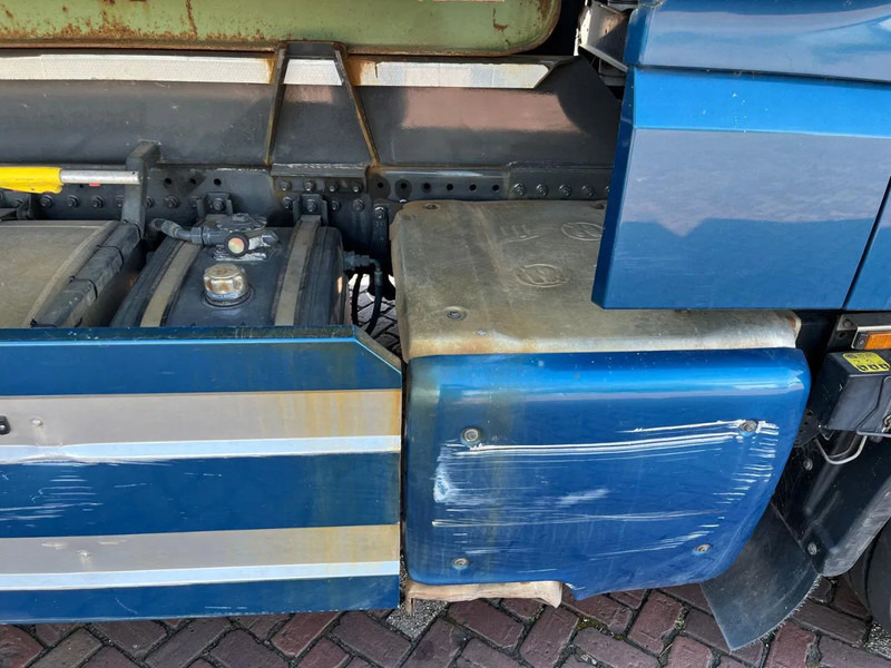 Container transporter/ Swap body truck DAF XF 530 FAS: picture 17