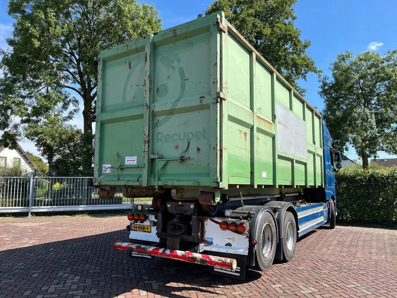 Container transporter/ Swap body truck DAF XF 530 FAS: picture 12