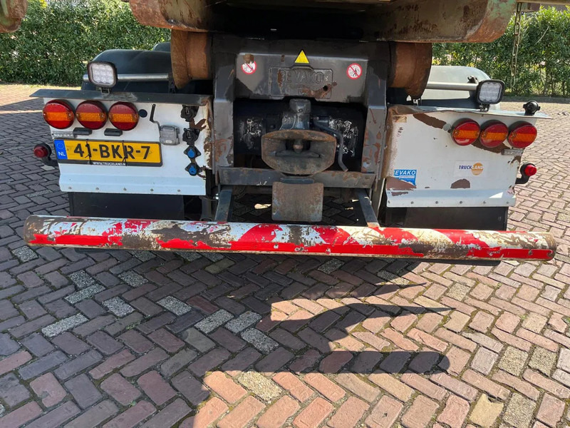 Container transporter/ Swap body truck DAF XF 530 FAS: picture 10