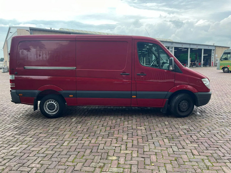 Mercedes-Benz Sprinter 313 CDI L2H1 - Panel van: picture 4 Mercedes-Benz Sprinter 313 CDI L2H1 - Panel van: picture 4