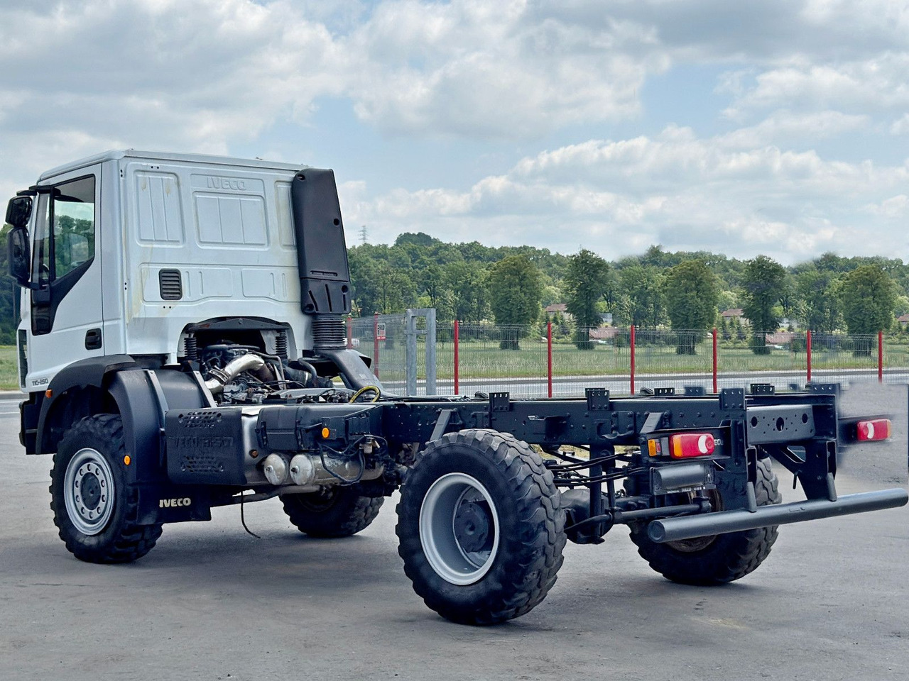 Iveco EUROCARGO 110-250* PLATFORM 4,60 m* 4x4 - Cab chassis truck: picture 5 Iveco EUROCARGO 110-250* PLATFORM 4,60 m* 4x4 - Cab chassis truck: picture 5