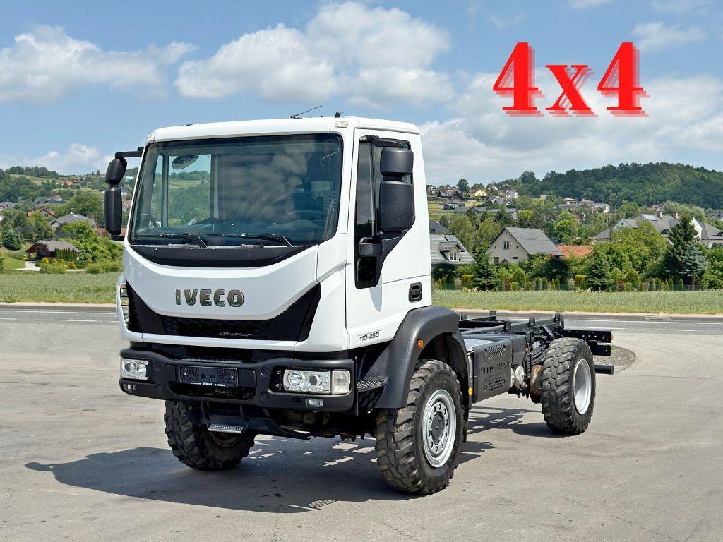 Iveco EUROCARGO 110-250* PLATFORM 4,60 m* 4x4 - Cab chassis truck: picture 1 Iveco EUROCARGO 110-250* PLATFORM 4,60 m* 4x4 - Cab chassis truck: picture 1