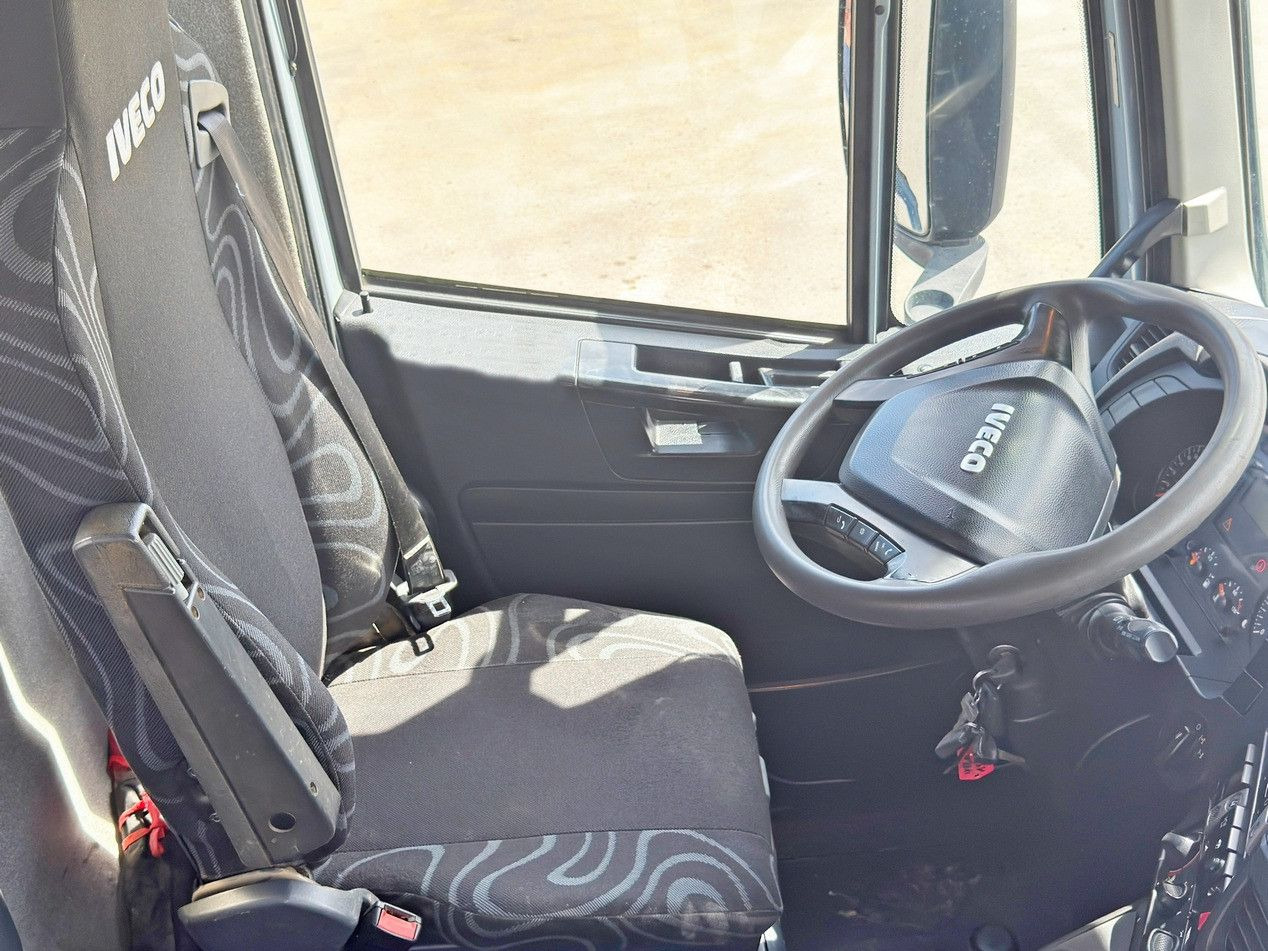 Tipper, Crane truck Iveco TRAKKER 410*Kipper 5,20m*ATLAS 165.2E * FUNK/6x4 Iveco TRAKKER 410*Kipper 5,20m*ATLAS 165.2E * FUNK/6x4: picture 12 Tipper, Crane truck Iveco TRAKKER 410*Kipper 5,20m*ATLAS 165.2E * FUNK/6x4 Iveco TRAKKER 410*Kipper 5,20m*ATLAS 165.2E * FUNK/6x4: picture 12