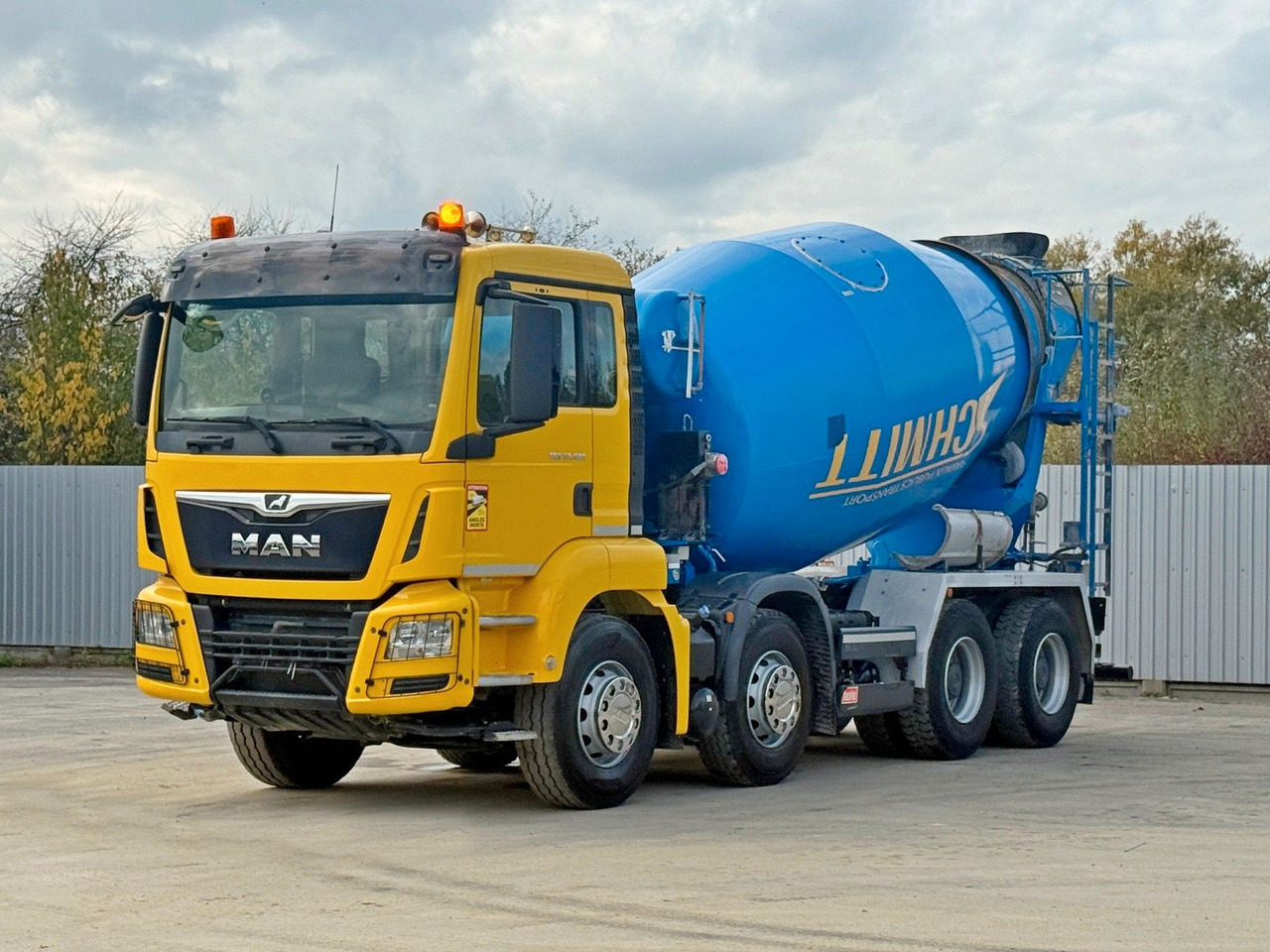MAN TGS 32.420 * BETONMISCHER / 8x4 - Concrete mixer truck: picture 2 MAN TGS 32.420 * BETONMISCHER / 8x4 - Concrete mixer truck: picture 2