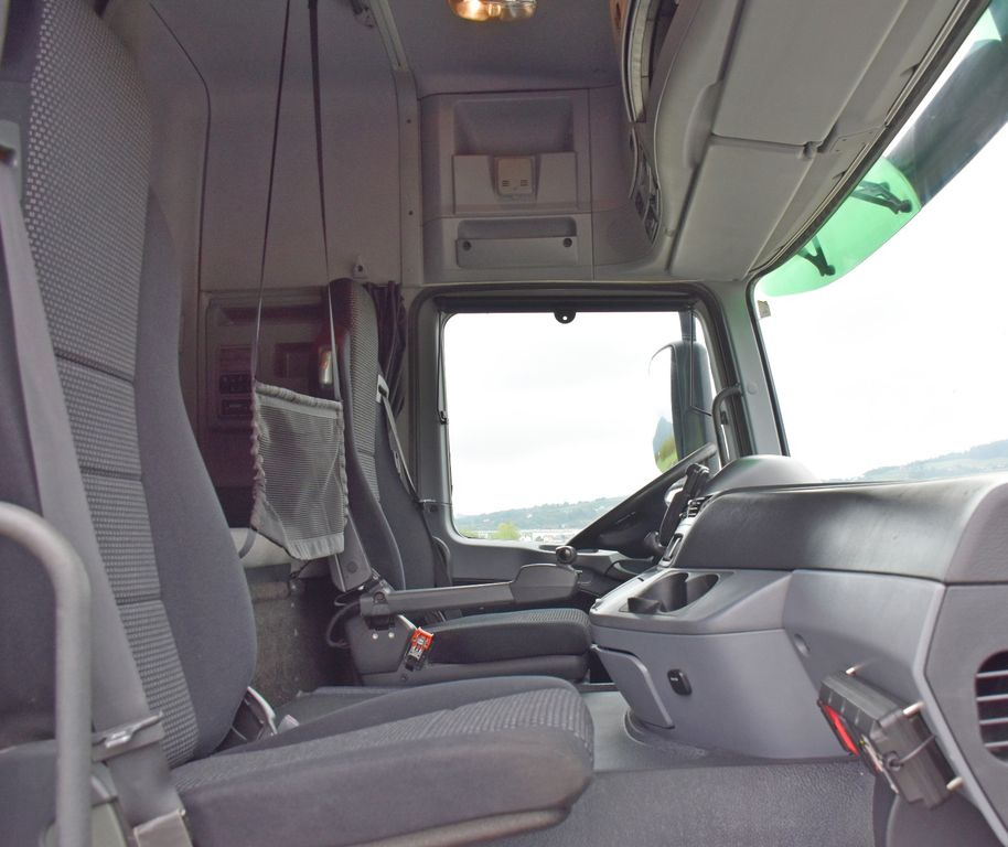 Interior photo 1: Crane truck, Dropside/ Flatbed truck Mercedes-Benz ACTROS 2544 * HIAB 377 E - 8 HIPRO + FUNK* TOP Mercedes-Benz ACTROS 2544 * HIAB 377 E - 8 HIPRO + FUNK* TOP