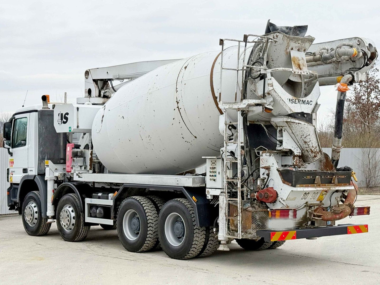 Mercedes-Benz ACTROS 3241 * Betonpumpe 24 m + FUNK / 8x4 - Concrete pump truck: picture 5 Mercedes-Benz ACTROS 3241 * Betonpumpe 24 m + FUNK / 8x4 - Concrete pump truck: picture 5