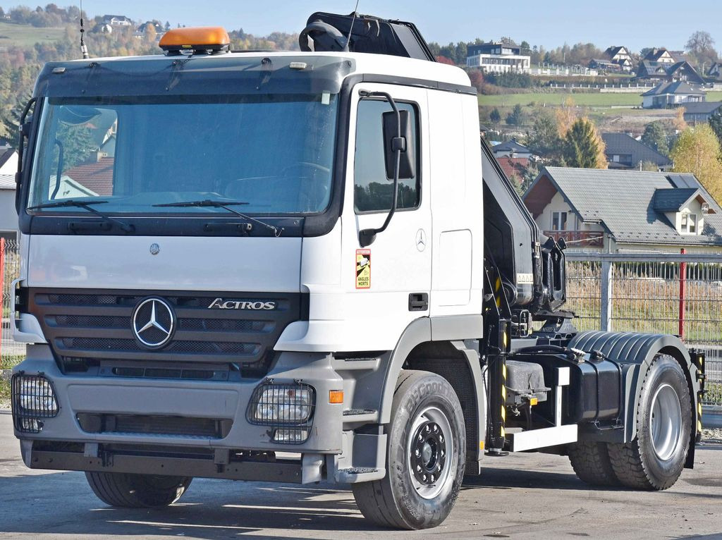 Mercedes-Benz ACTROS 1844 * Sattelzugmaschine *HIAB 330-5/FUNK Mercedes-Benz ACTROS 1844 * Sattelzugmaschine *HIAB 330-5/FUNK - Tractor unit: picture 3 Mercedes-Benz ACTROS 1844 * Sattelzugmaschine *HIAB 330-5/FUNK Mercedes-Benz ACTROS 1844 * Sattelzugmaschine *HIAB 330-5/FUNK - Tractor unit: picture 3