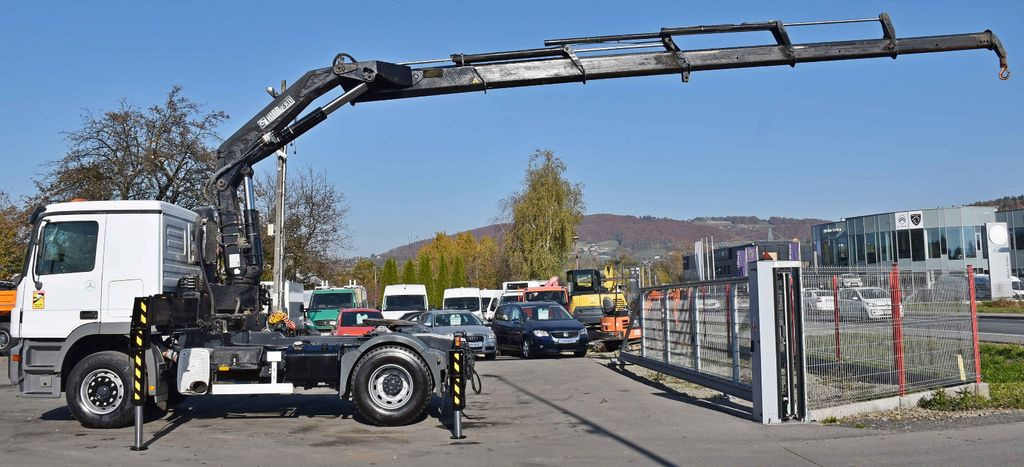 Mercedes-Benz ACTROS 1844 * Sattelzugmaschine *HIAB 330-5/FUNK - Tractor unit: picture 5 Mercedes-Benz ACTROS 1844 * Sattelzugmaschine *HIAB 330-5/FUNK - Tractor unit: picture 5