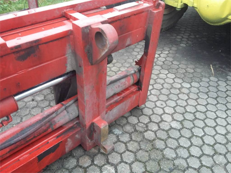 BOLZONI AURAMO BA-65PF - Attachment for Material handling equipment: picture 5 BOLZONI AURAMO BA-65PF - Attachment for Material handling equipment: picture 5
