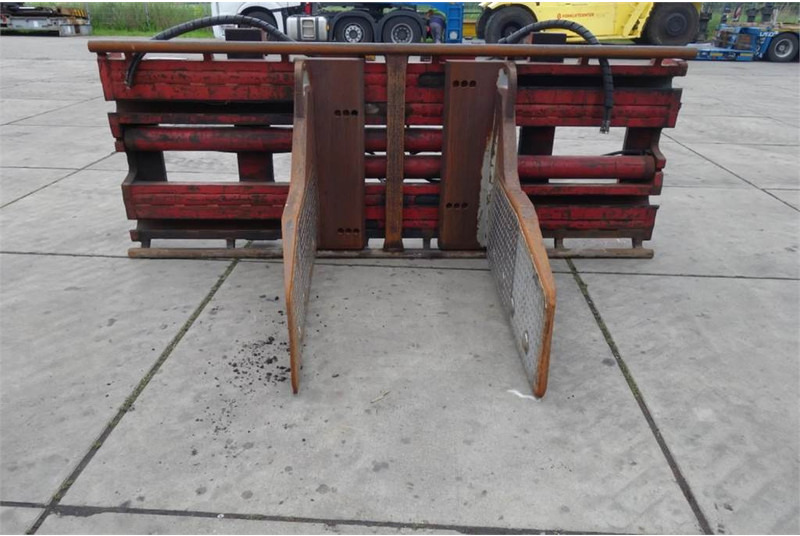 BOLZONI AURAMO P-1000LSE Bale Clamp - Attachment for Material handling equipment: picture 1 BOLZONI AURAMO P-1000LSE Bale Clamp - Attachment for Material handling equipment: picture 1