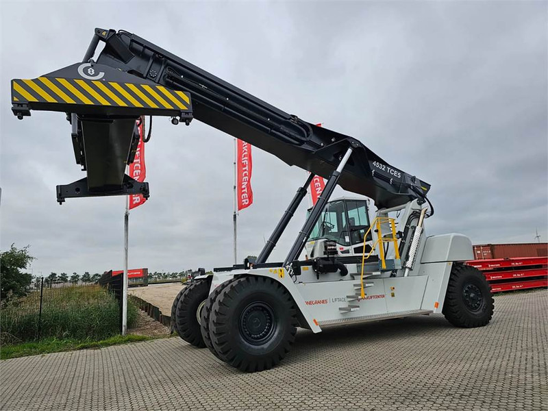 KONECRANES LIFTACE 4532 TCE5 - Reach stacker: picture 4 KONECRANES LIFTACE 4532 TCE5 - Reach stacker: picture 4