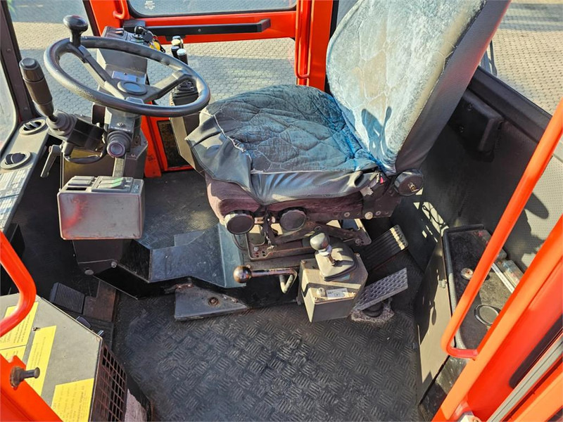 Kalmar DCB32 RoRo - Diesel forklift: picture 1 Kalmar DCB32 RoRo - Diesel forklift: picture 1