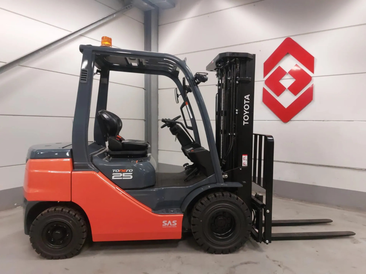 Diesel forklift TOYOTA - 52-8FDF25: picture 1