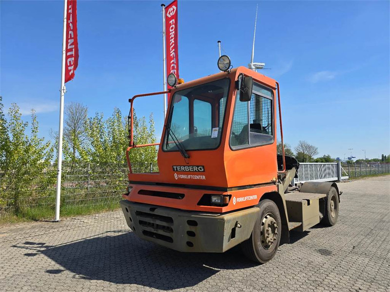 Terberg YT182 - Terminal tractor: picture 2 Terberg YT182 - Terminal tractor: picture 2