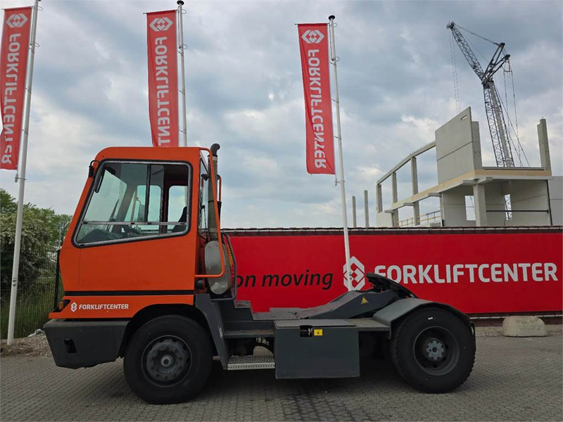 Terberg YT182 - Terminal tractor: picture 4 Terberg YT182 - Terminal tractor: picture 4