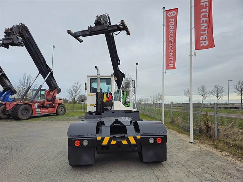 Terberg YT220 - Terminal tractor: picture 4 Terberg YT220 - Terminal tractor: picture 4