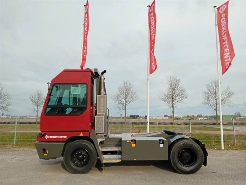 Terberg YT220 - Terminal tractor: picture 4 Terberg YT220 - Terminal tractor: picture 4
