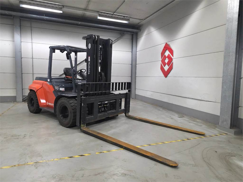 Toyota 8FD70F - Diesel forklift: picture 4 Toyota 8FD70F - Diesel forklift: picture 4
