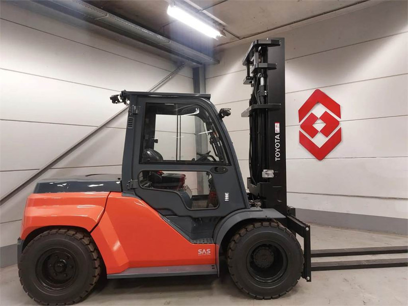 Toyota 8FD70F - Diesel forklift: picture 1 Toyota 8FD70F - Diesel forklift: picture 1