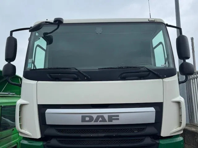 DAF CF Euro6 Cabine Compleet - Cab and interior for Truck: picture 2 DAF CF Euro6 Cabine Compleet - Cab and interior for Truck: picture 2