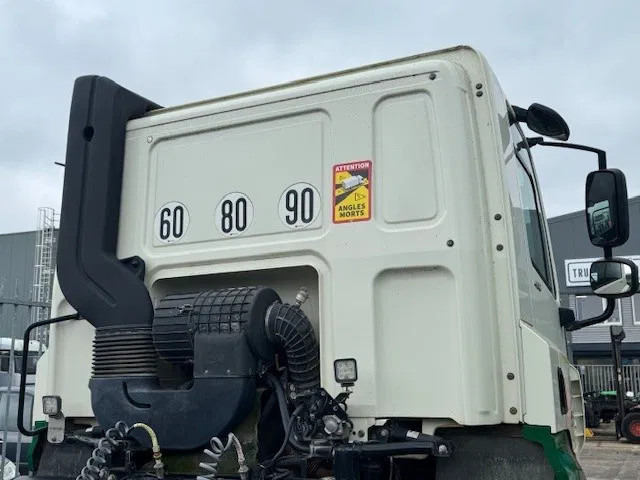 DAF CF Euro6 Cabine Compleet - Cab and interior for Truck: picture 4 DAF CF Euro6 Cabine Compleet - Cab and interior for Truck: picture 4