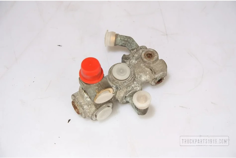Scania Compressed Air System Scania Verdeelstuk - Valve for Truck: picture 1 Scania Compressed Air System Scania Verdeelstuk - Valve for Truck: picture 1