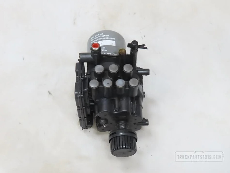 Mercedes-Benz Compressed Air System Luchtdroger unit MB MP4 - Spare parts for Truck: picture 2 Mercedes-Benz Compressed Air System Luchtdroger unit MB MP4 - Spare parts for Truck: picture 2