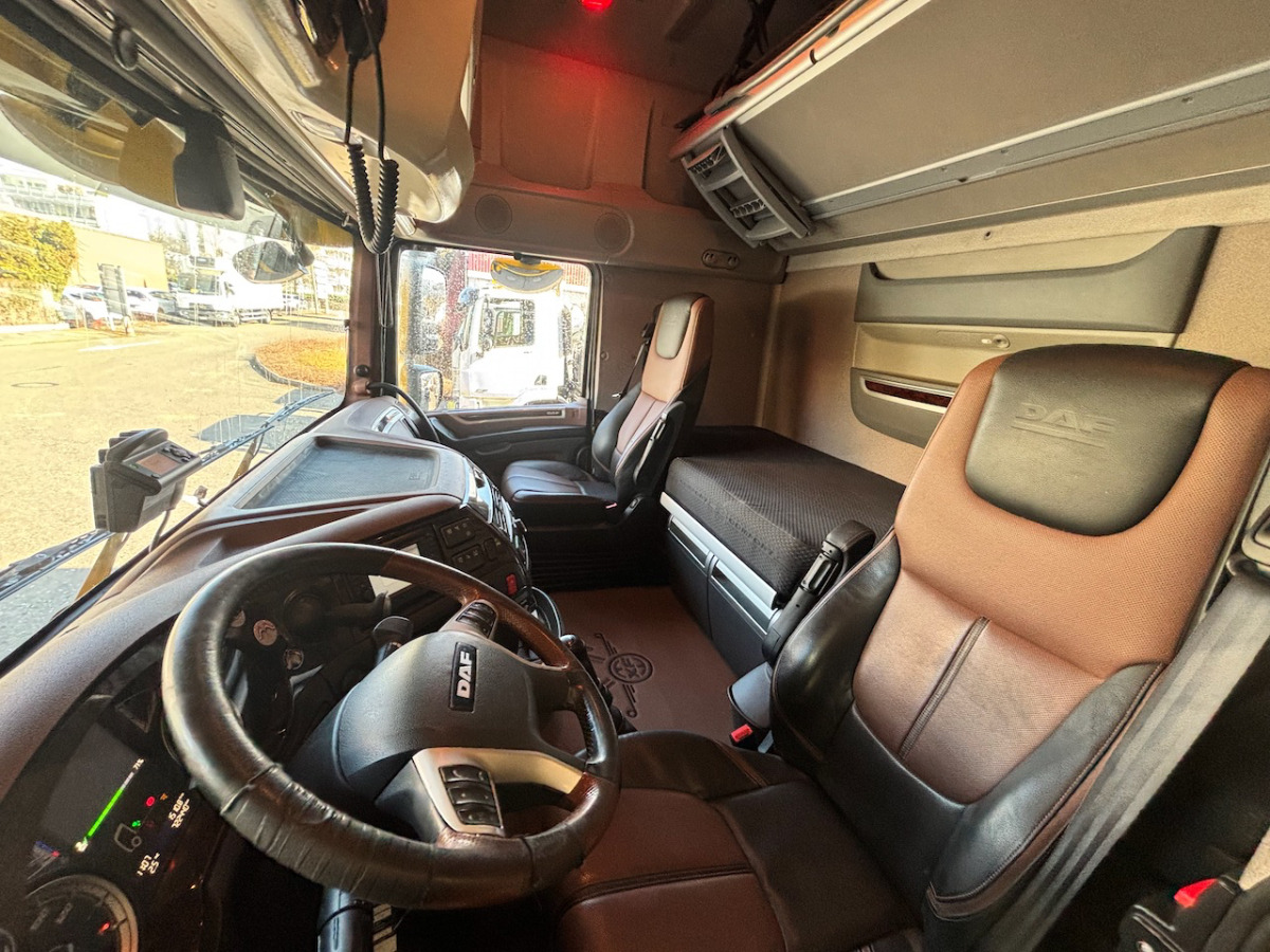 DAF FAN XF 530 LTD - Curtainsider truck: picture 4 DAF FAN XF 530 LTD - Curtainsider truck: picture 4