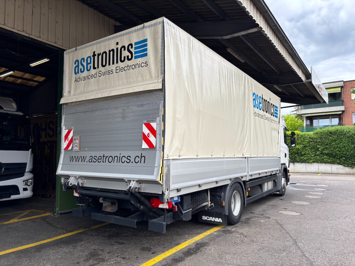 Curtainsider truck SCANIA G440: picture 13