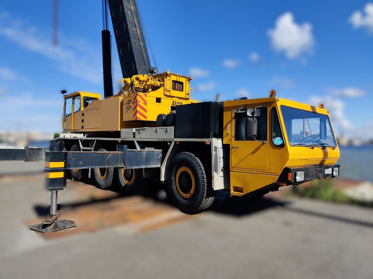 Luna AT 120/47 - All terrain crane: picture 1 Luna AT 120/47 - All terrain crane: picture 1