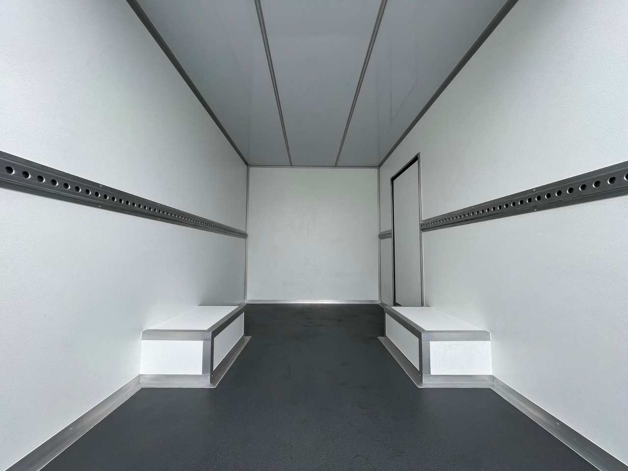 Renault Master Isolierte Koffer Platform - Box van: picture 2 Renault Master Isolierte Koffer Platform - Box van: picture 2