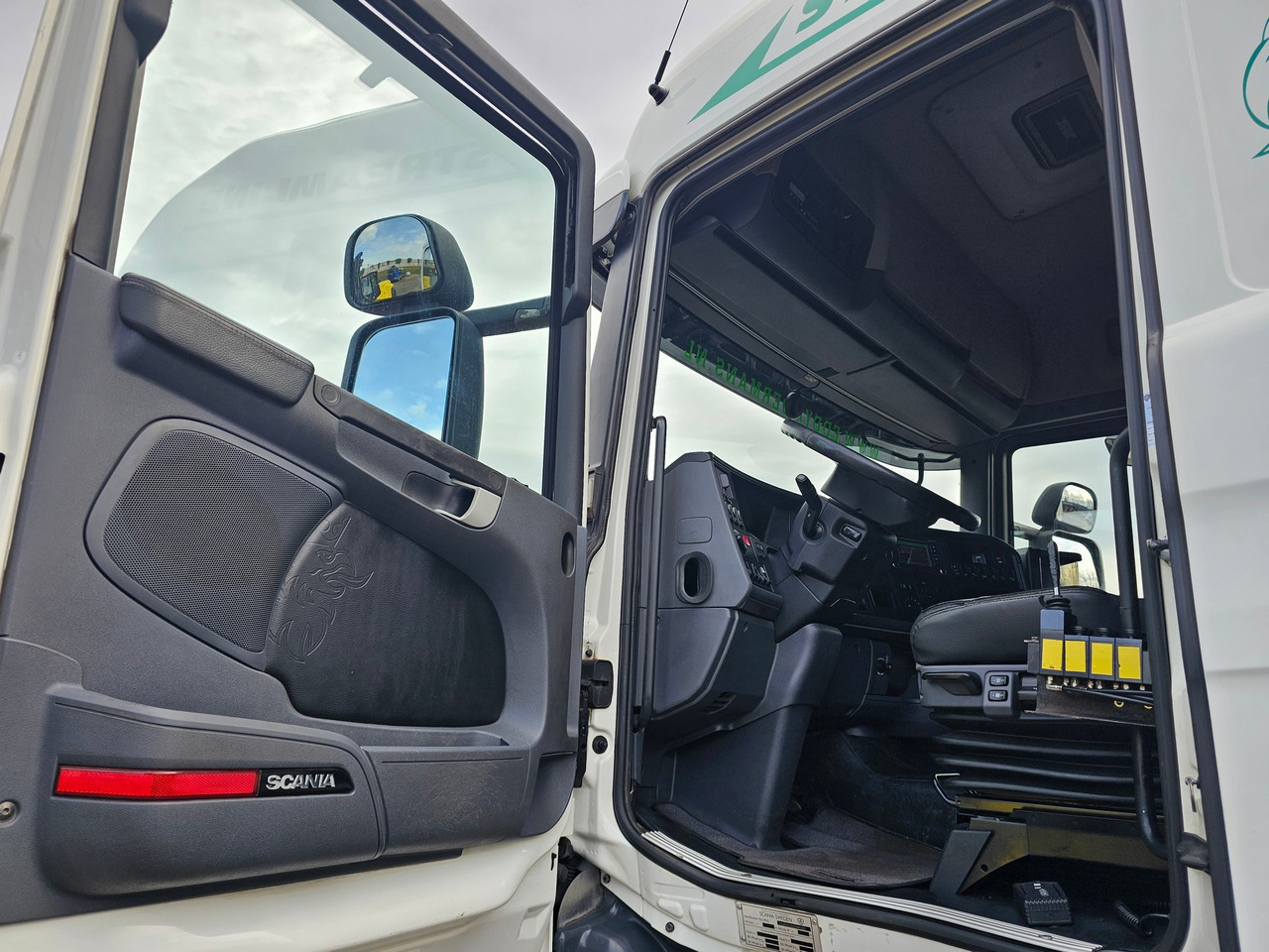 Hook lift truck Scania R490 Highline 6x2: picture 15