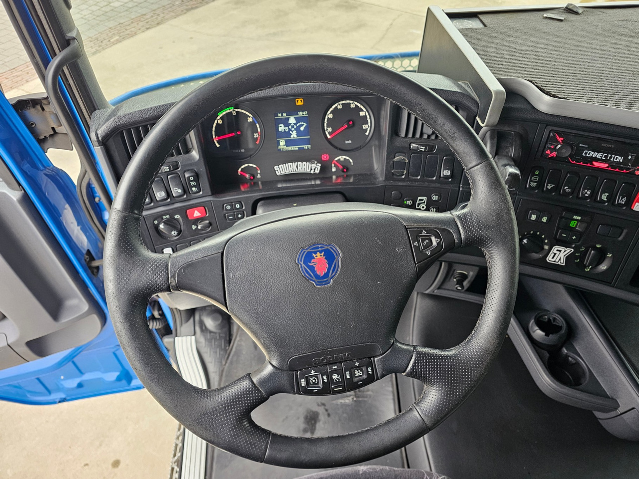 Scania R420 Highline - Tractor unit: picture 5 Scania R420 Highline - Tractor unit: picture 5