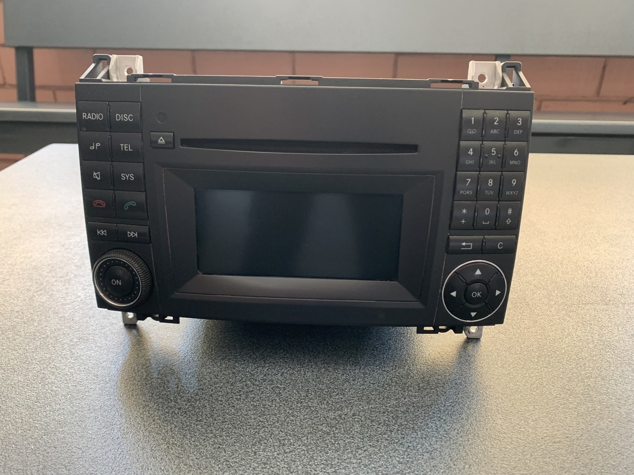 RADIO CD MERCEDES SPRINTER 906 MF2830 - Navigation system for Commercial vehicle: picture 1 RADIO CD MERCEDES SPRINTER 906 MF2830 - Navigation system for Commercial vehicle: picture 1