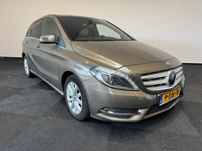 Mercedes-Benz B-Klasse 180 automaat Leer B 180 Ambition 5 Automaat wit Leer - Car: picture 1 Mercedes-Benz B-Klasse 180 automaat Leer B 180 Ambition 5 Automaat wit Leer - Car: picture 1