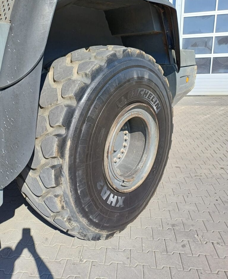Wheel loader Liebherr L 566: picture 11