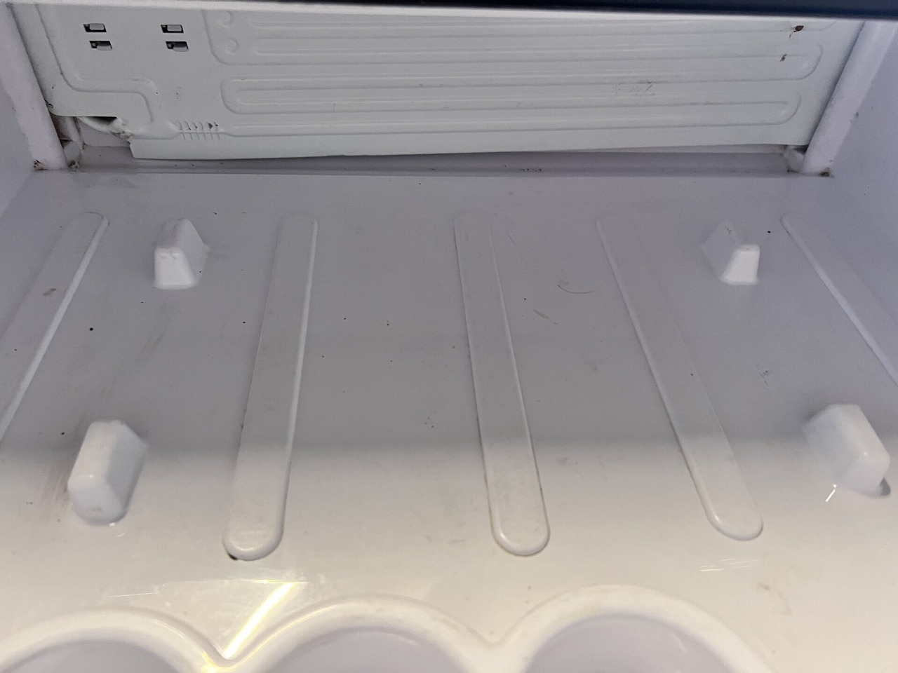 RENAULT T-SERIE REFRIGERATOR 26 LITER 7482268889 KOELBOX 7482315436U - Cab and interior for Truck: picture 2 RENAULT T-SERIE REFRIGERATOR 26 LITER 7482268889 KOELBOX 7482315436U - Cab and interior for Truck: picture 2