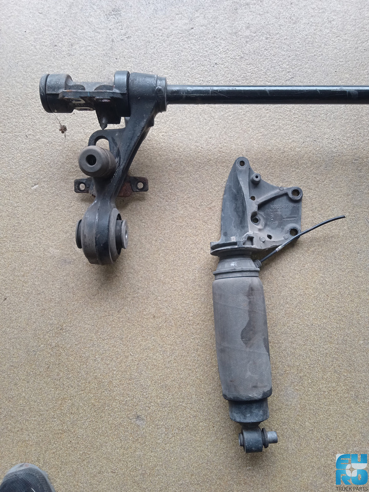 RENAULT TRUCK T CABINE STABILISATOR >2014 GEBRUIKT 7421874554U - Anti-roll bar for Truck: picture 3 RENAULT TRUCK T CABINE STABILISATOR >2014 GEBRUIKT 7421874554U - Anti-roll bar for Truck: picture 3