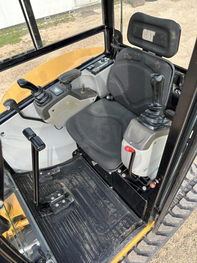 Mini excavator Caterpillar 302.7 DCR: picture 12