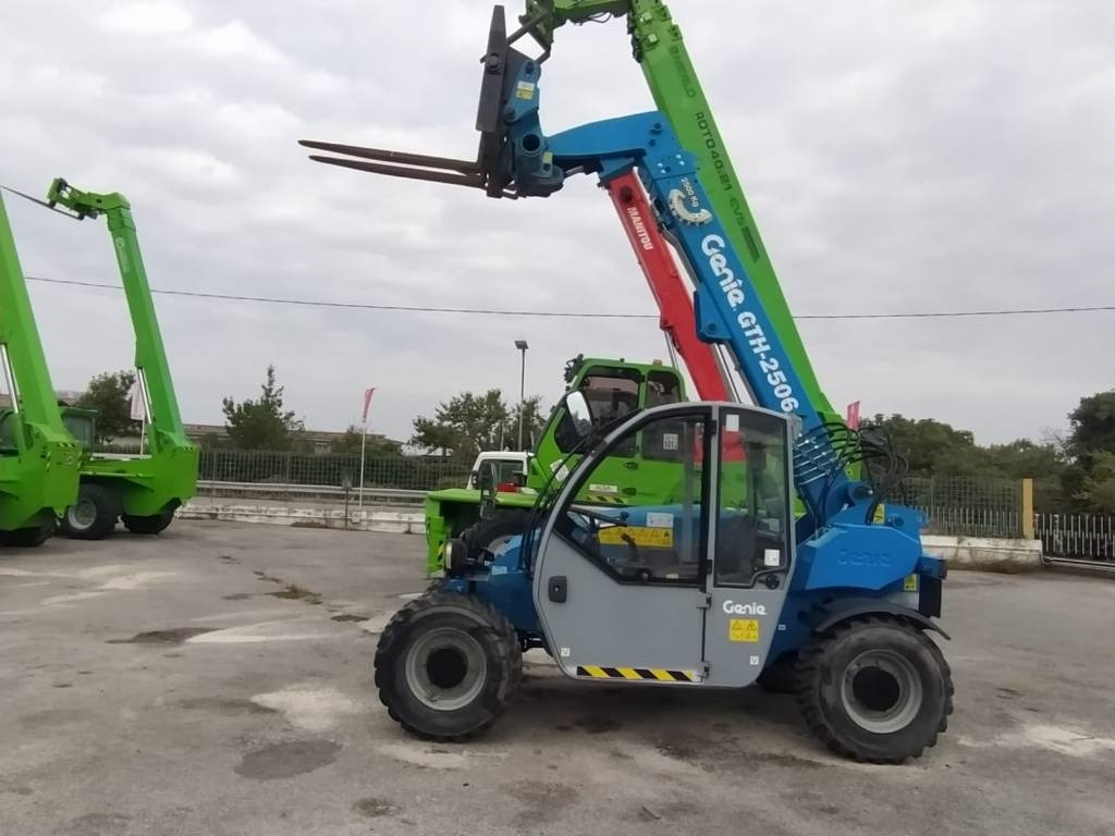 Genie 2506 - Telescopic handler: picture 2 Genie 2506 - Telescopic handler: picture 2